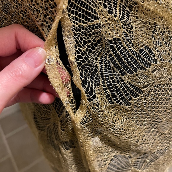 Gorgeous Vintage Tom and Linda Platt Metallic Gold Lace Gown for Saks Fifth Ave - Picture 14 of 16